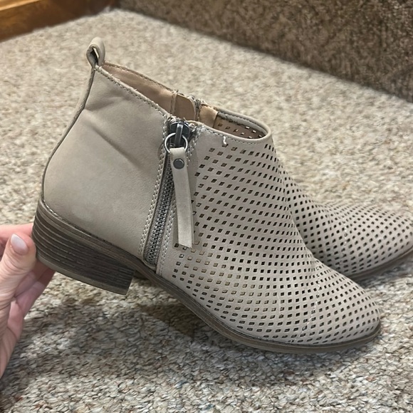 Time and Tru Tan Ankle Booties with Side Zipper - Picture 1 of 4